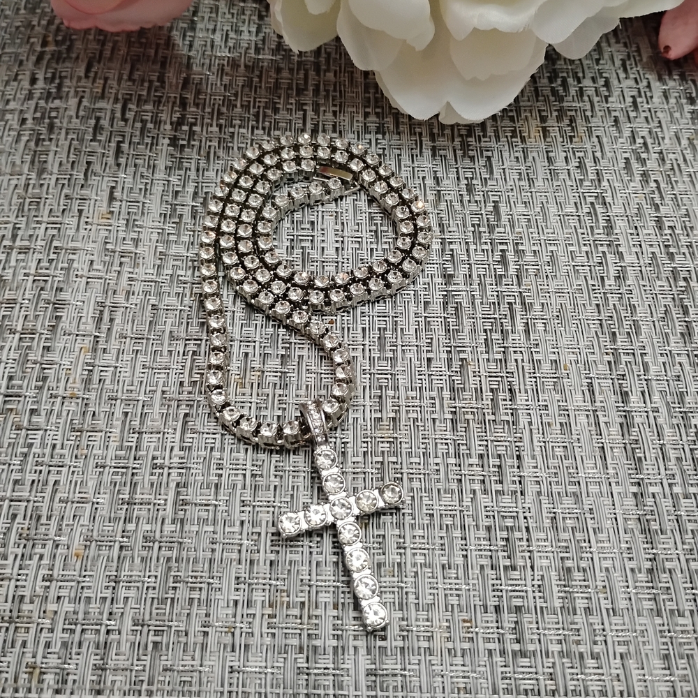 Elegant Silver Cross Necklace